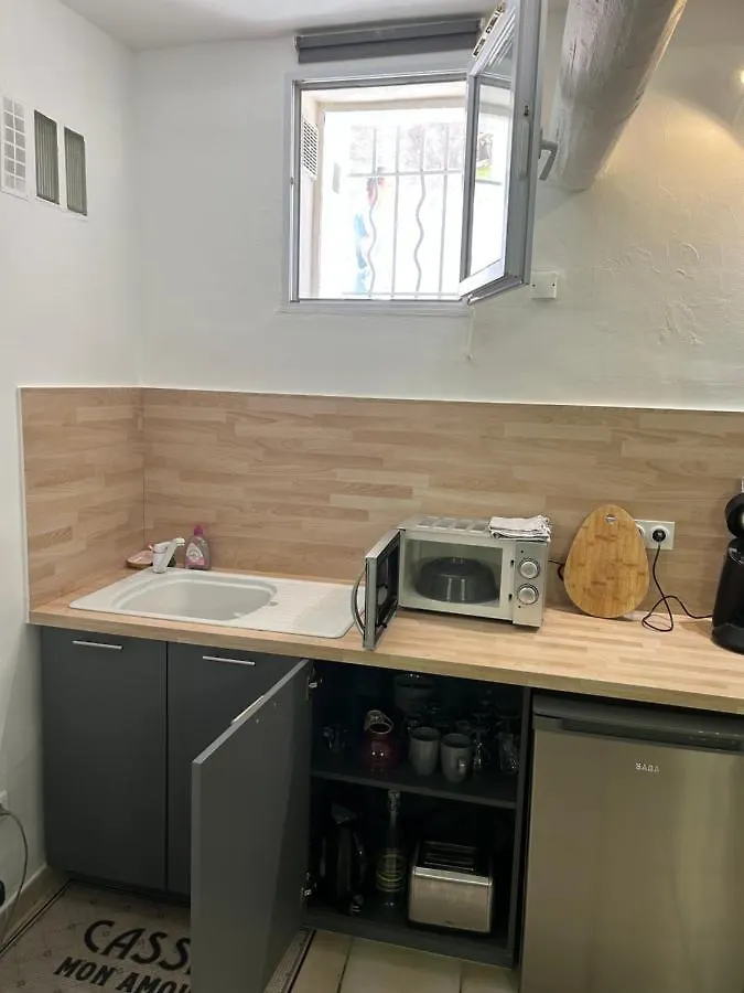 Au Coeur De Cassis Apartment 0*,